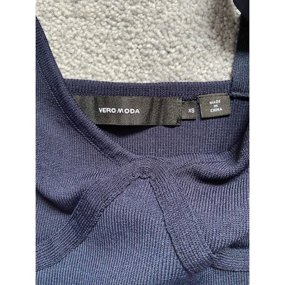 *SOLD* vero moda navy blue breast detail tank - Picture 2 of 3